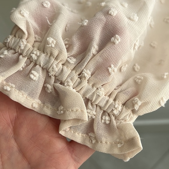 Mystree cream colored sheet top - Picture 6 of 6